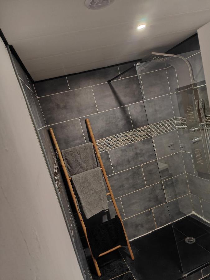 Apartamento Logement Privatif Avec Jacuzzi Bergues Exterior foto